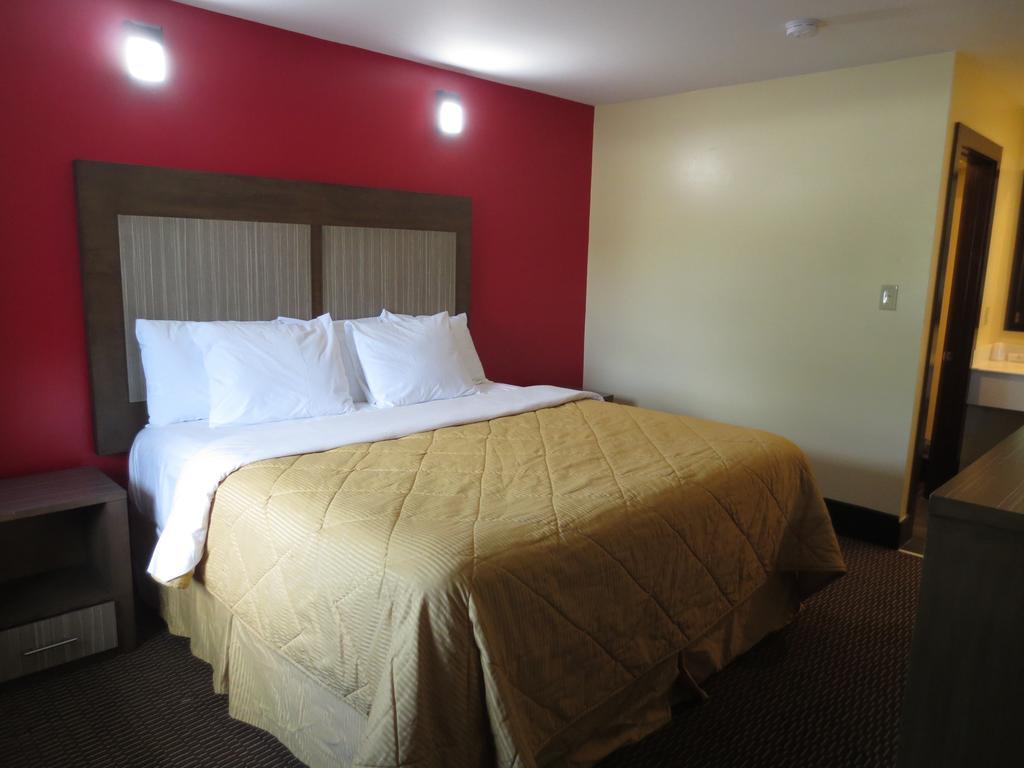 Brick Motor Inn Стая снимка